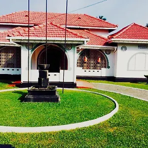 https://walawwa-dutch-house.kandyhotelsnow.com